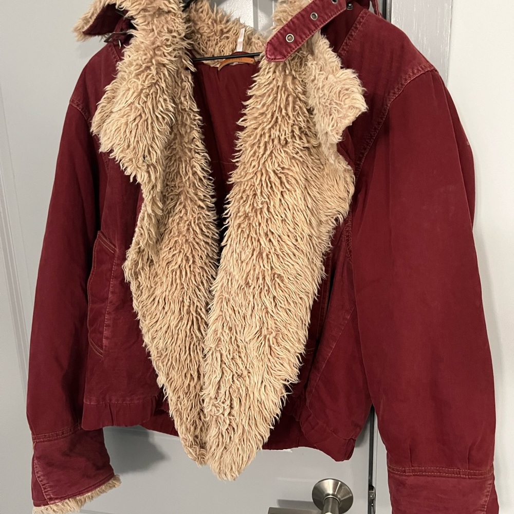Rarely worn Free People Sherpa burgundy jacket - oversized M